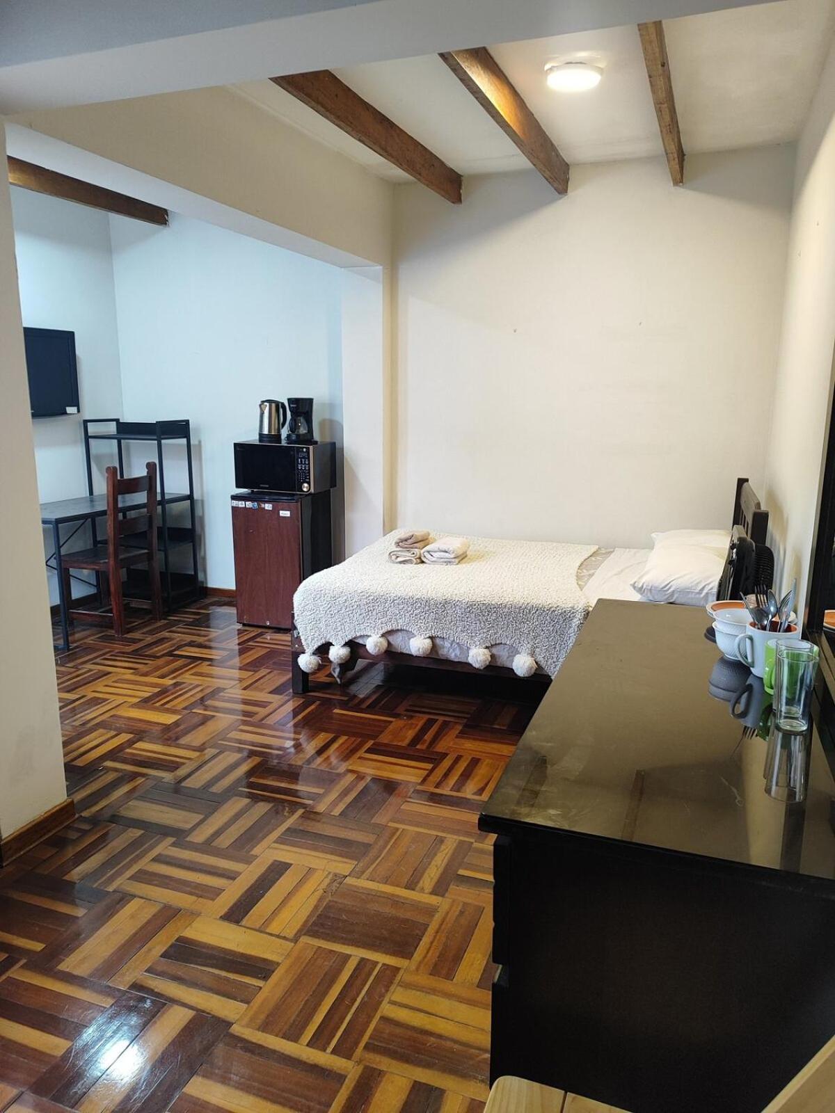 Apartment Amplia Independiente Con Bano Privado *