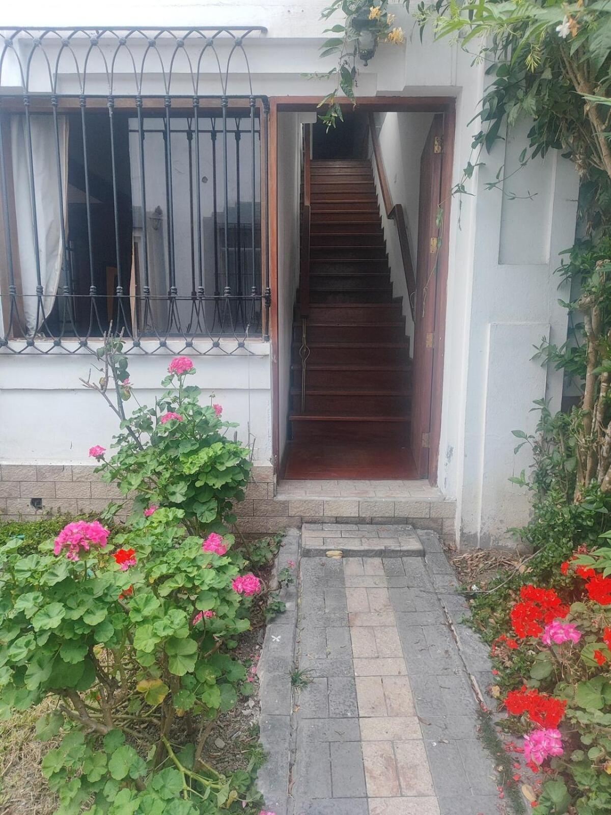 Apartment Amplia Independiente Con Bano Privado *